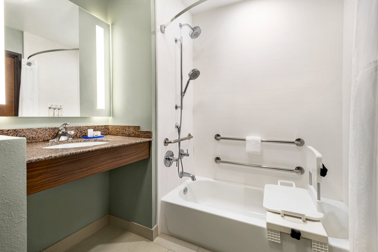 Holiday Inn Express Hotel & Suites - thumb 4