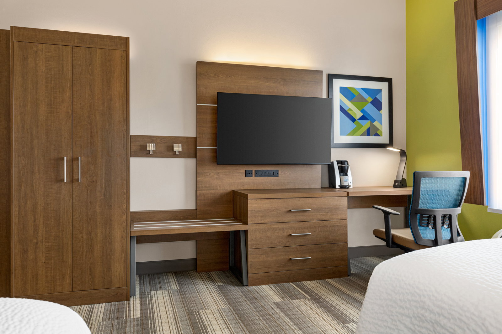 Holiday Inn Express Hotel & Suites - thumb 5