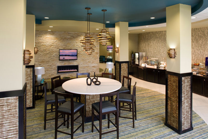 Holiday Inn Express Hotel & Suites - thumb 11