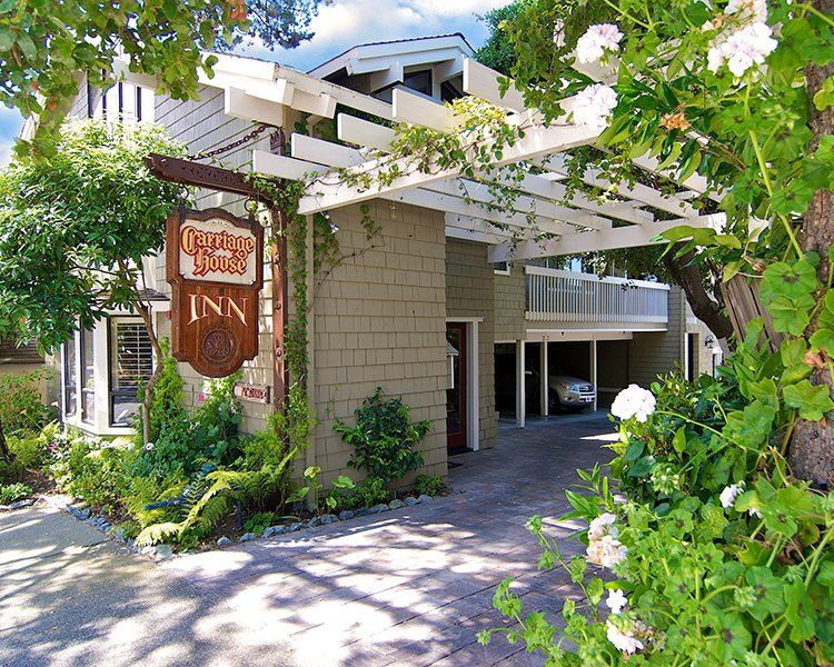 Carriage House Inn - thumb 0