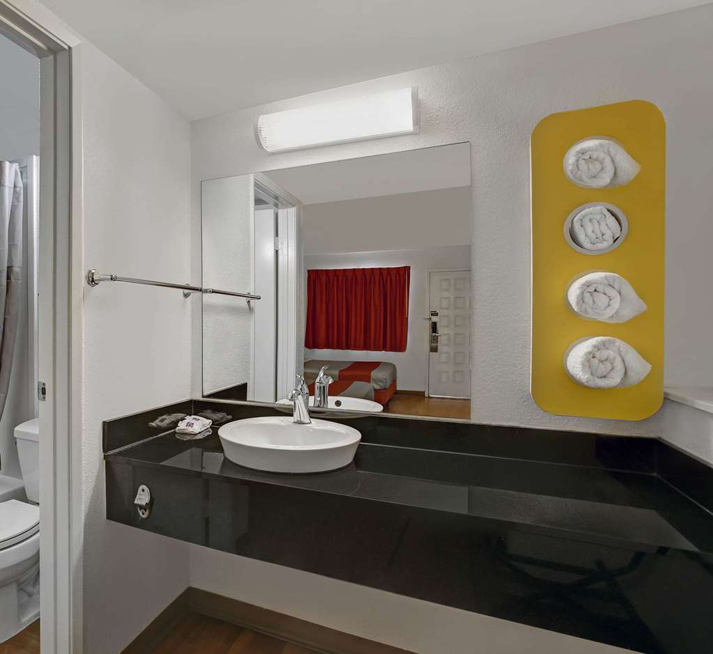 Motel 6 Gulfport - thumb 9