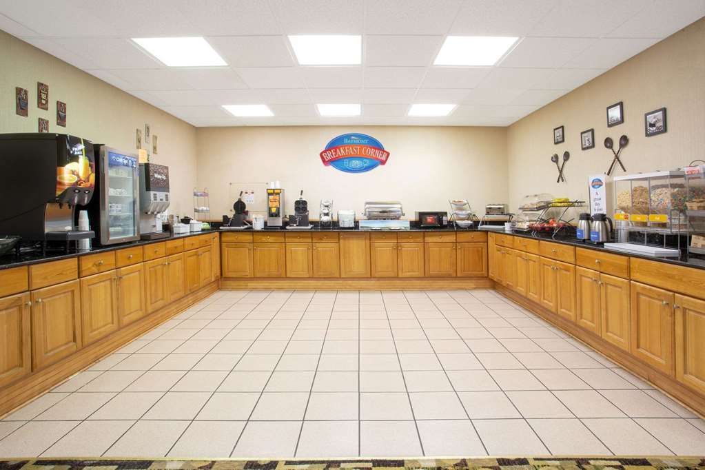 Baymont Inn & Suites Marion - thumb 15