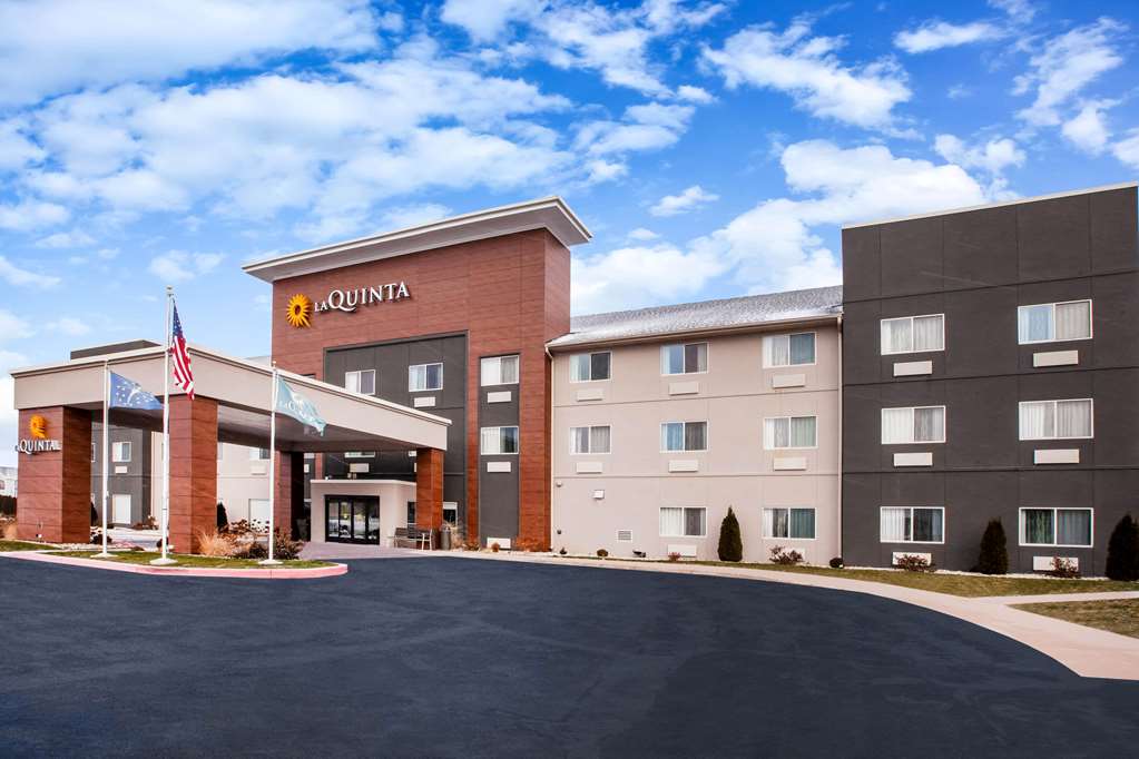 La Quinta Inn & Suites Elkhart - thumb 0