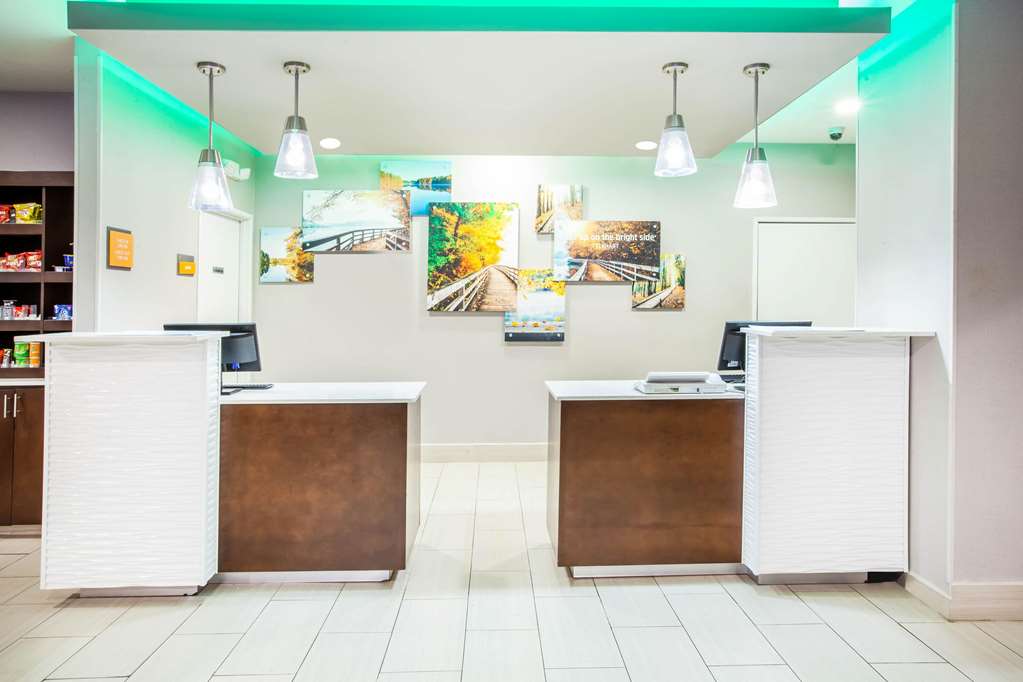 La Quinta Inn & Suites Elkhart - thumb 3