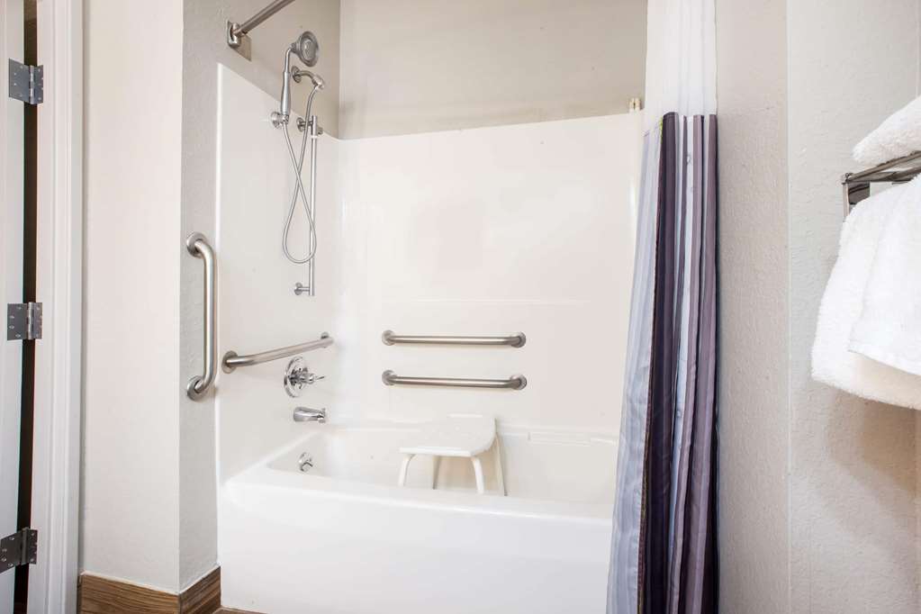 La Quinta Inn & Suites Elkhart - thumb 7