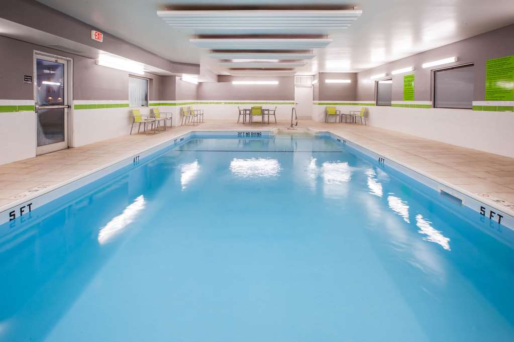 La Quinta Inn & Suites Elkhart - thumb 9