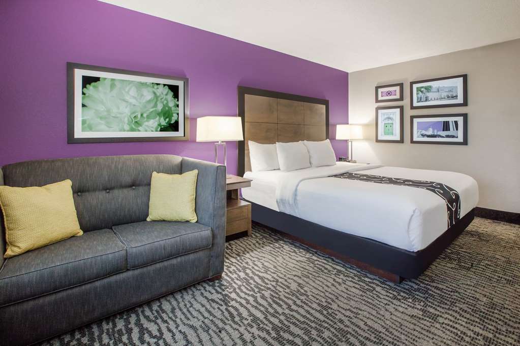 La Quinta Inn & Suites Elkhart - thumb 12