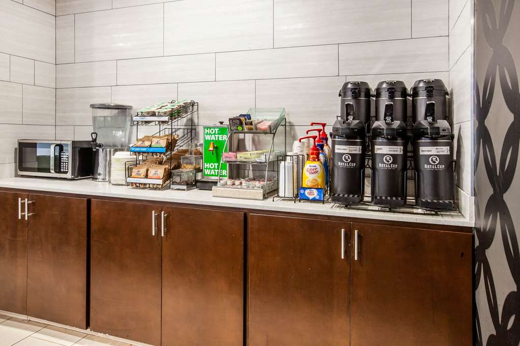 La Quinta Inn & Suites Elkhart - thumb 17