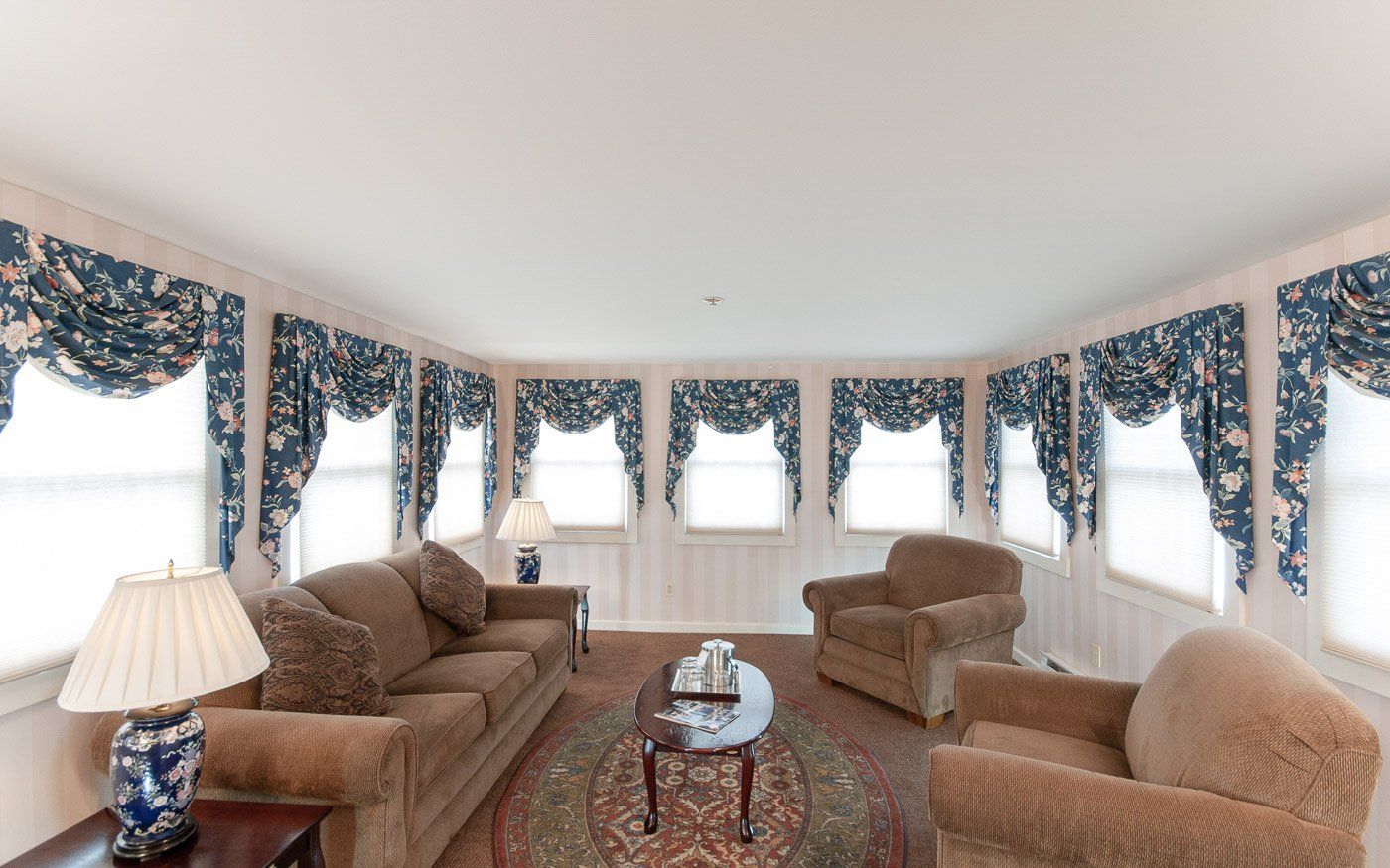 Lake View Hotel - thumb 12