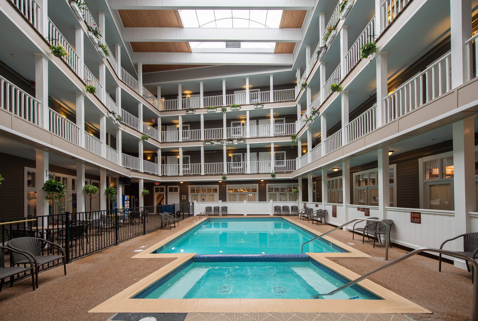 Lake View Hotel - thumb 13