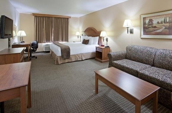 Expressway Suites - thumb 1
