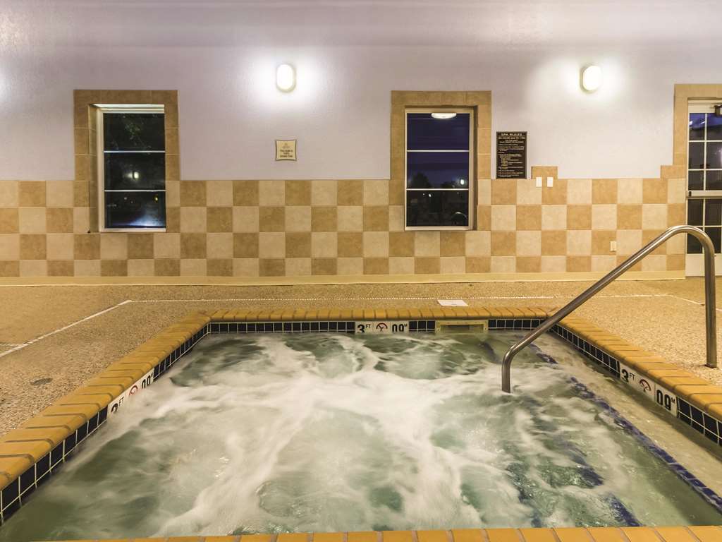 La Quinta Inn & Suites Fargo - thumb 8
