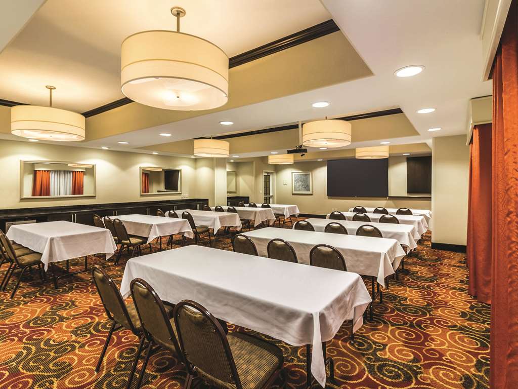 La Quinta Inn & Suites Fargo - thumb 11