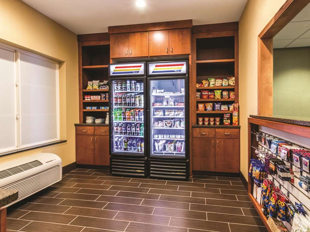 La Quinta Inn & Suites Fargo - thumb 17
