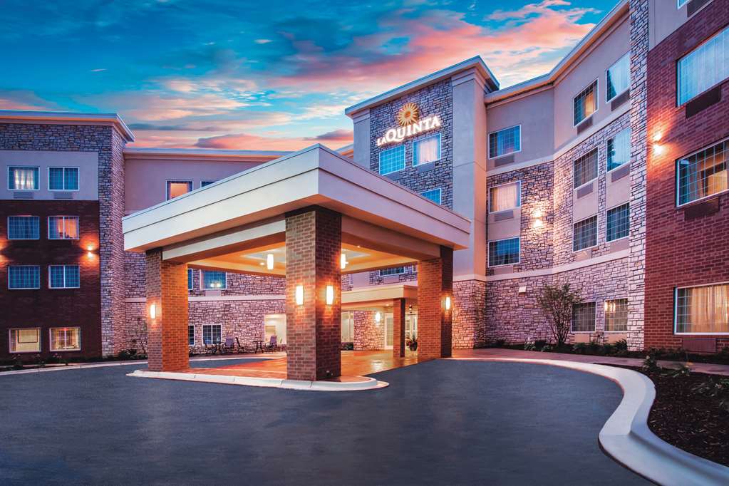 La Quinta Inn & Suites St. Paul - thumb 1