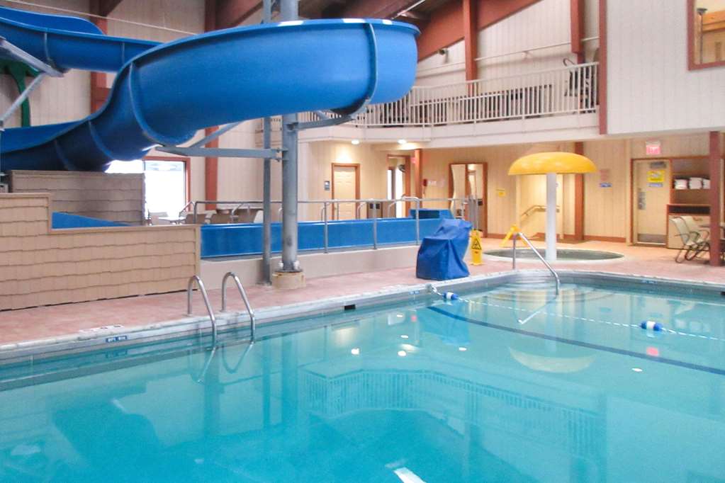 Quality Inn & Suites Detroit Lakes - thumb 10