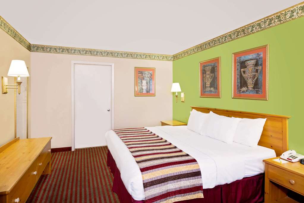 Days Inn & Suites Starkville - thumb 12