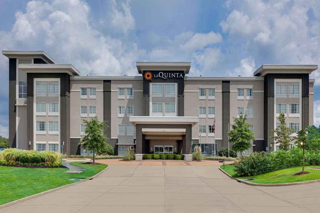 La Quinta Inn & Suites Starkville - thumb 0