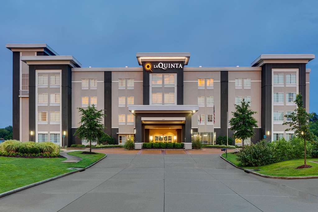 La Quinta Inn & Suites Starkville - thumb 1