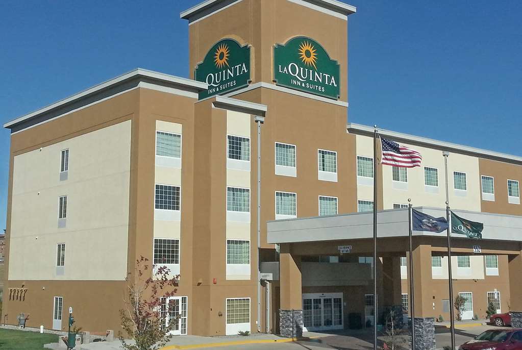 La Quinta Inn & Suites Dickinson - thumb 0