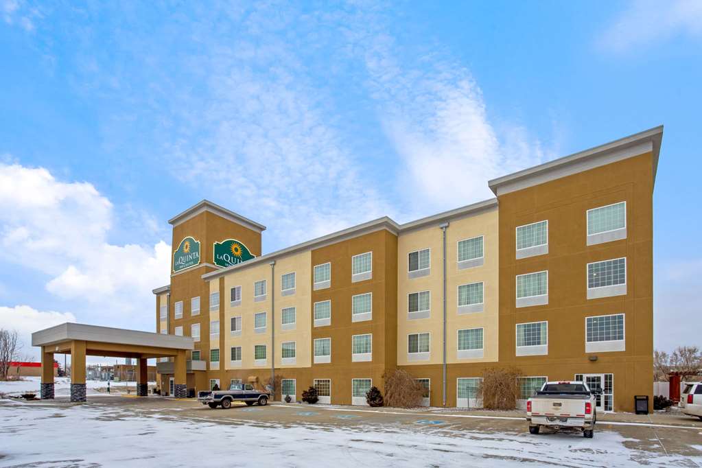 La Quinta Inn & Suites Dickinson - thumb 1