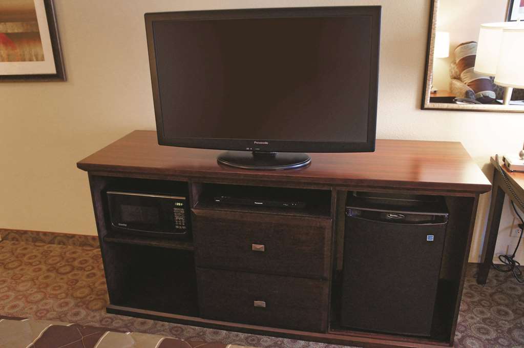 La Quinta Inn & Suites Dickinson - thumb 7