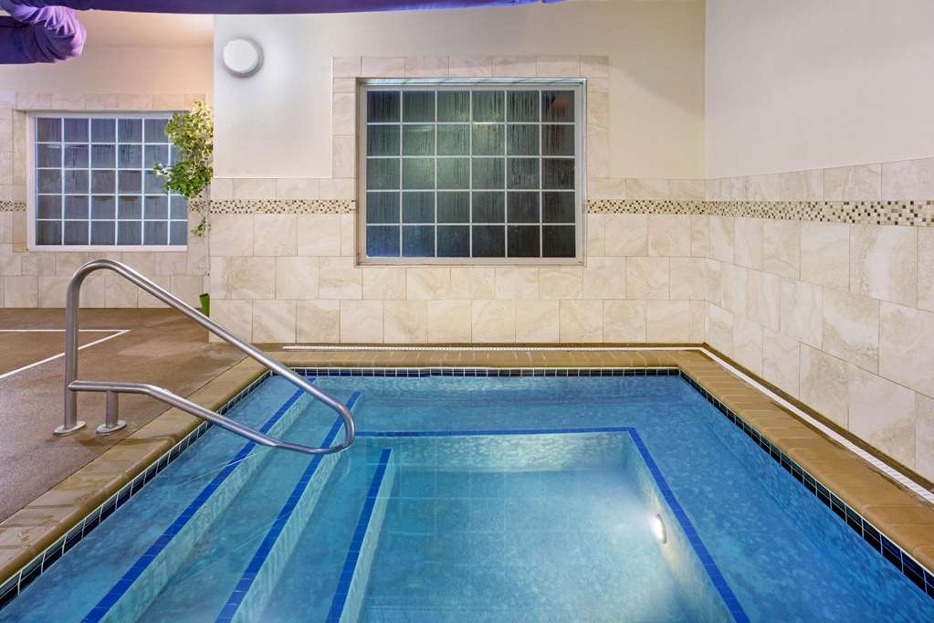 La Quinta Inn & Suites Dickinson - thumb 8