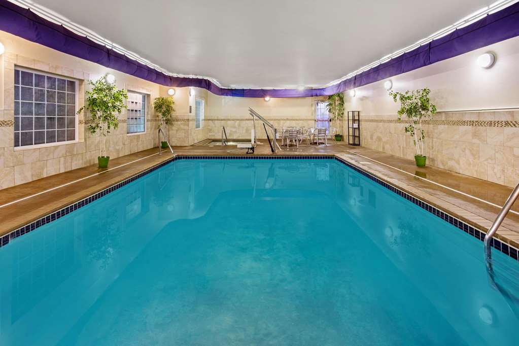 La Quinta Inn & Suites Dickinson - thumb 9