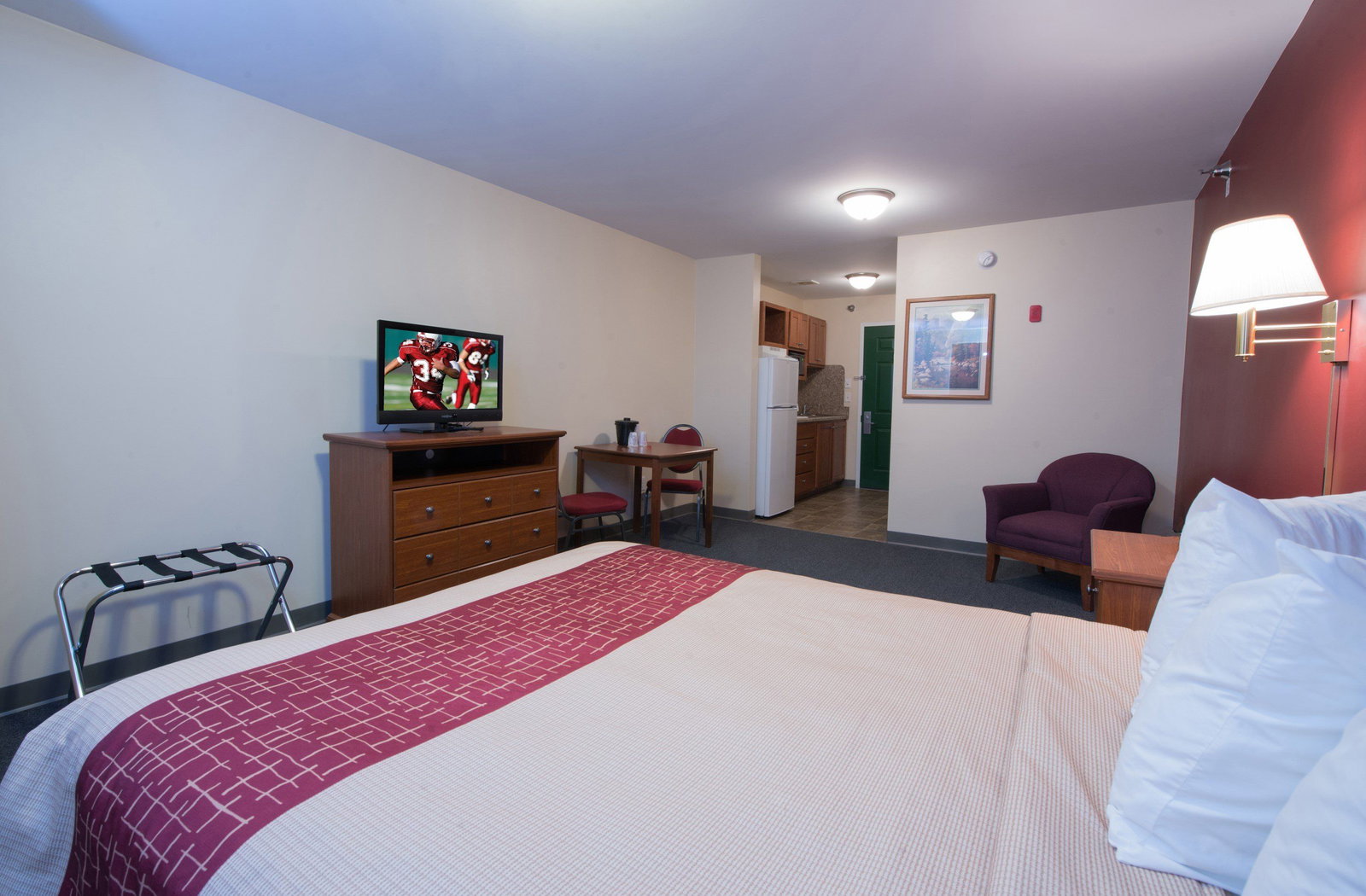 Red Roof Inn & Suites Dickinson - thumb 10