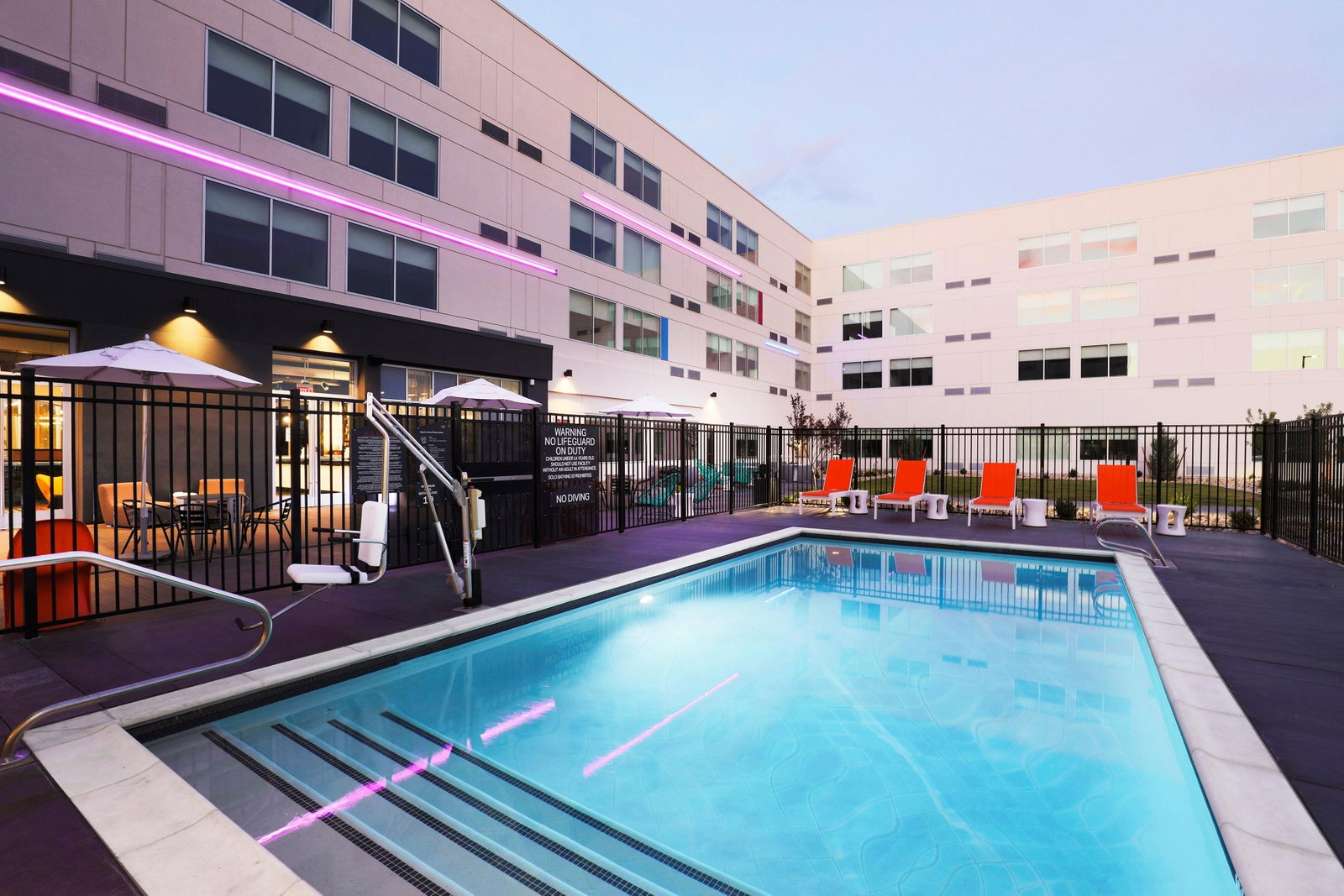 Aloft Reno-Tahoe International Airport - thumb 14