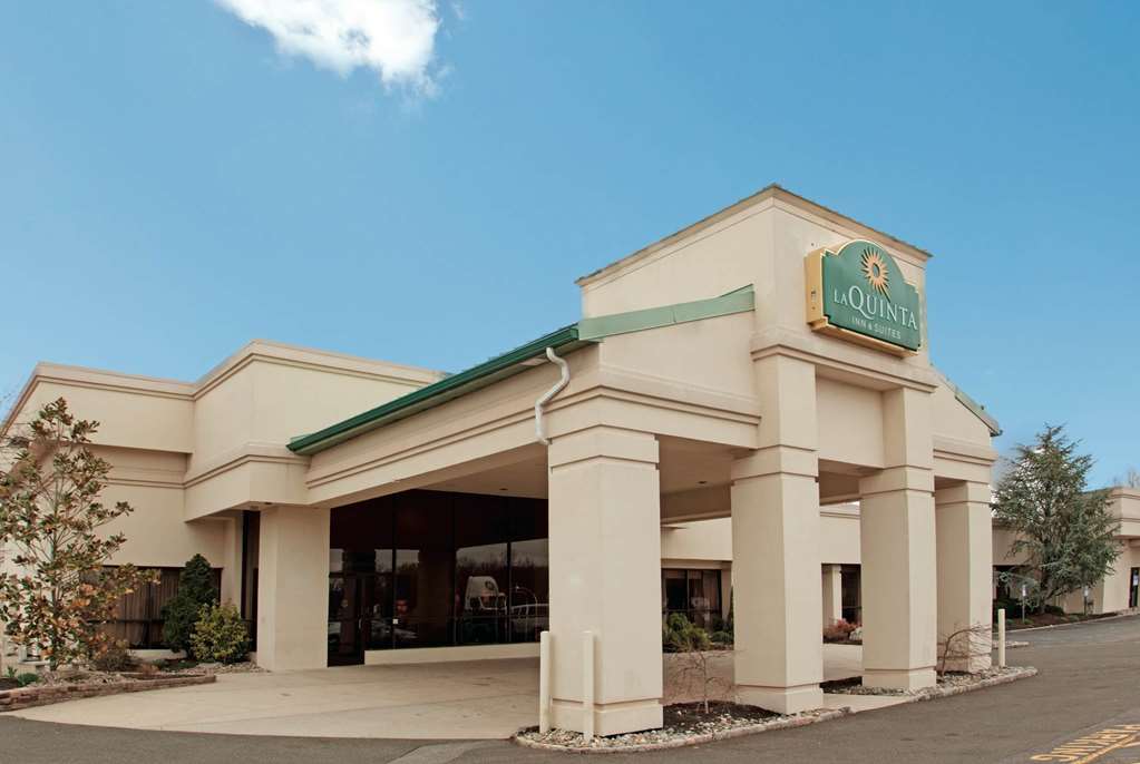 La Quinta Inn & Suites Fairfield - thumb 1