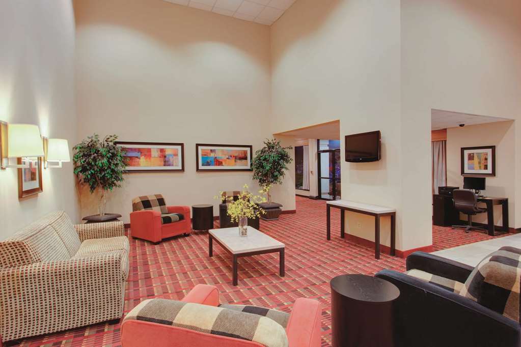La Quinta Inn & Suites Fairfield - thumb 4