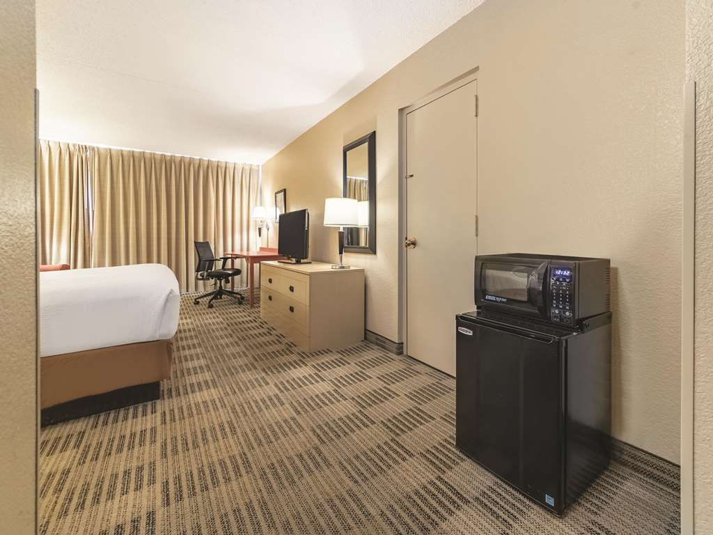 La Quinta Inn & Suites Fairfield - thumb 7