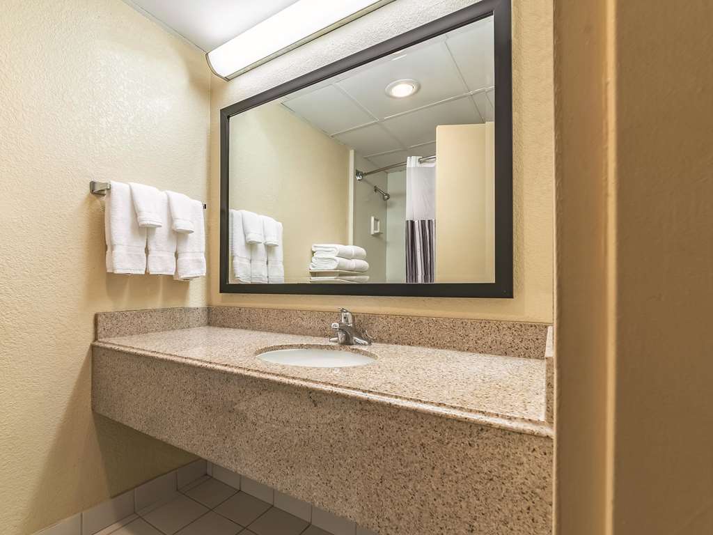 La Quinta Inn & Suites Fairfield - thumb 16