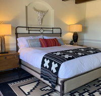 The Bishop's Lodge - Accommodation Philadelphia