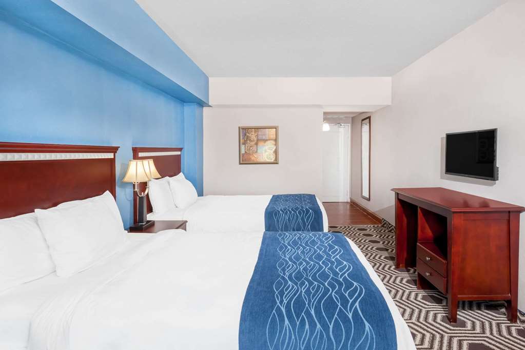 Baymont Inn & Suites Delavan - thumb 8