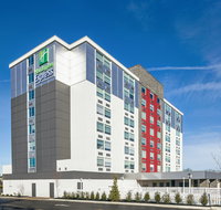 Holiday Inn Crossroads I-64 West End - Accommodation Philadelphia
