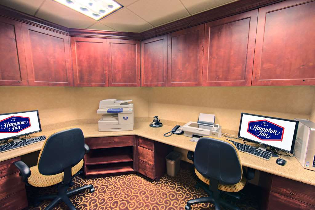 Hampton Inn Sheridan - thumb 14