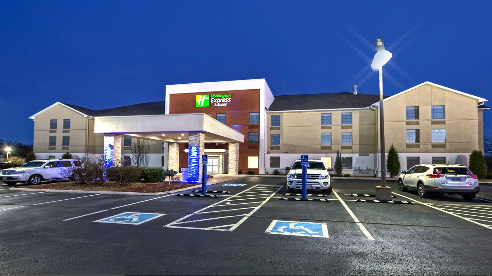 Holiday Inn Express - thumb 1