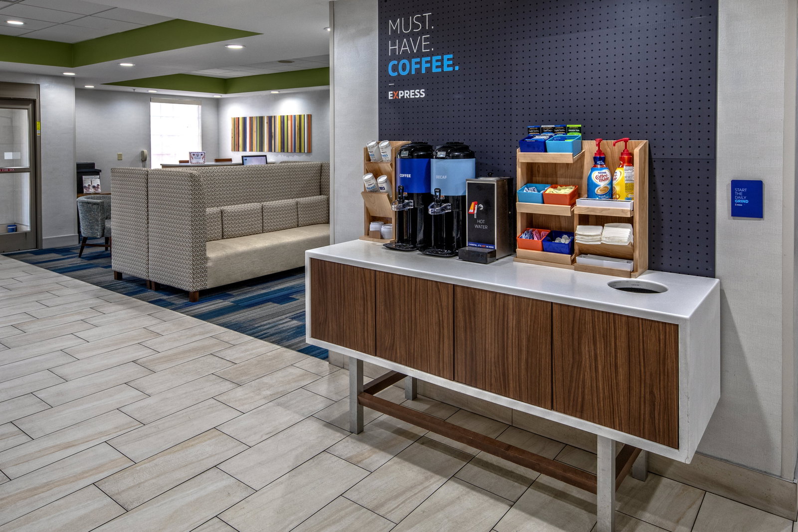 Holiday Inn Express - thumb 4