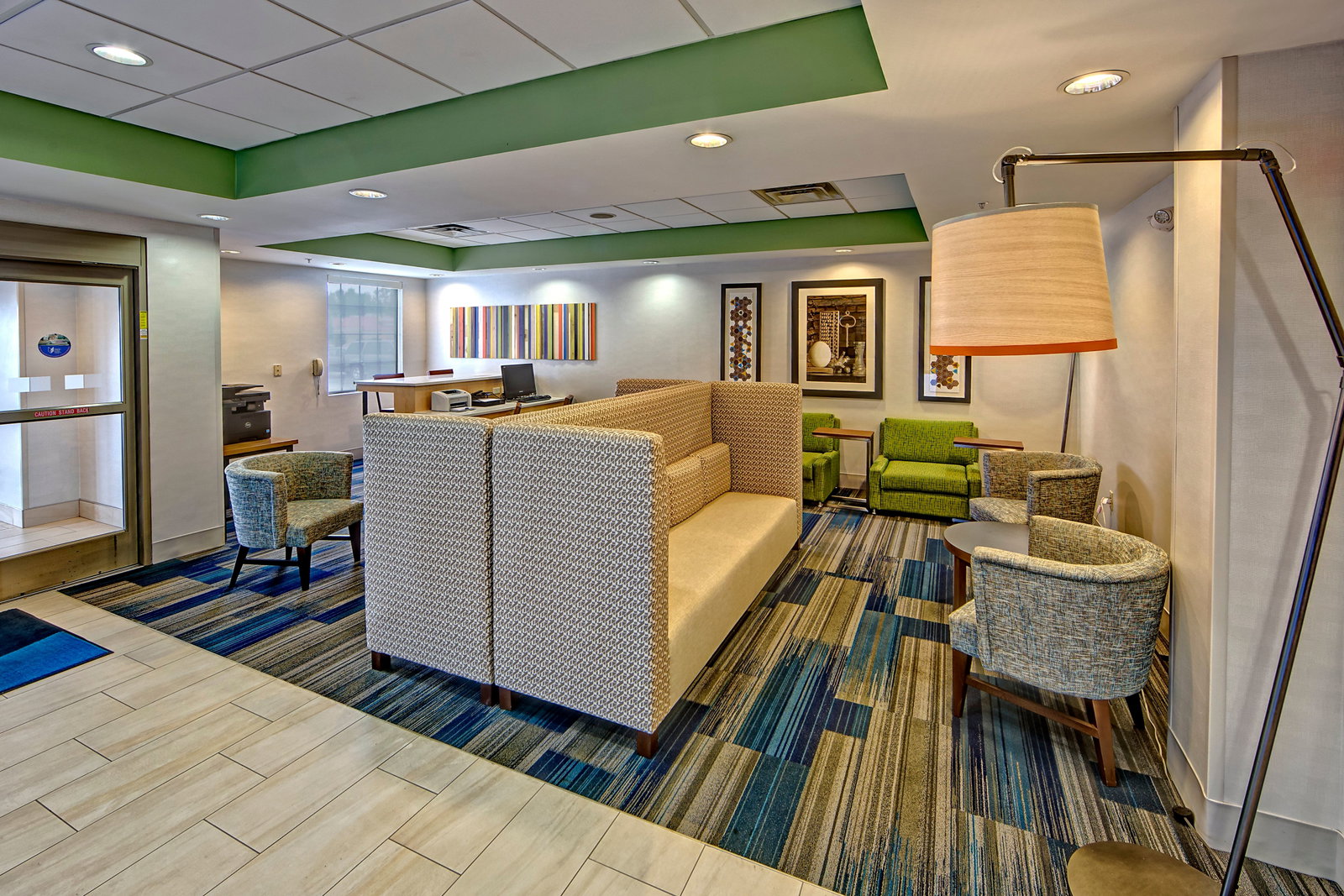 Holiday Inn Express - thumb 5