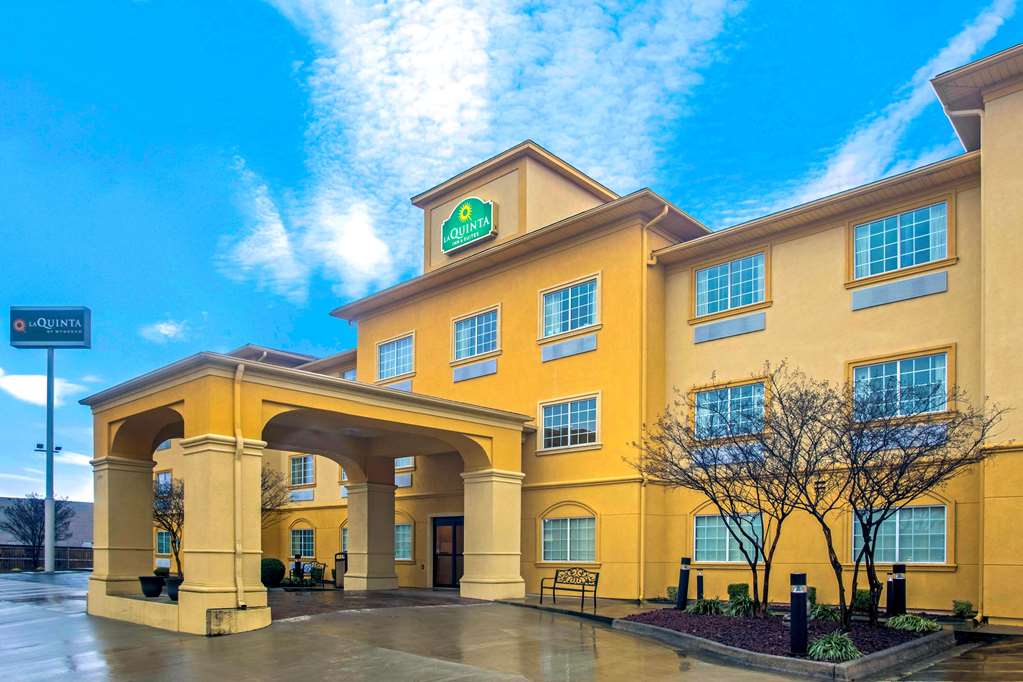 La Quinta Inn & Suites Fort Smith - thumb 0
