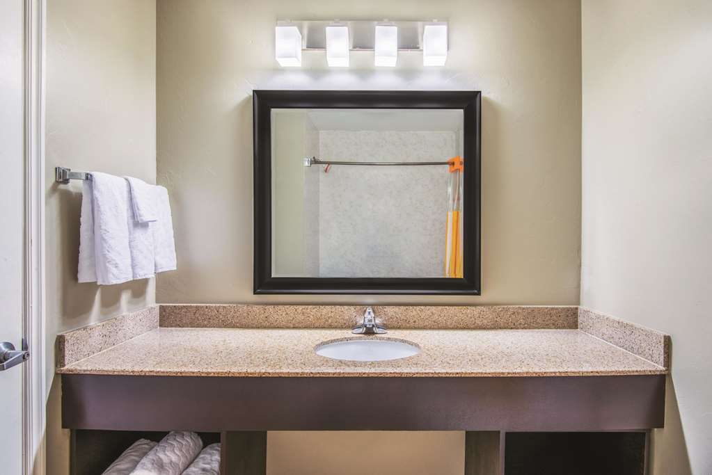 La Quinta Inn & Suites- Moore - thumb 4