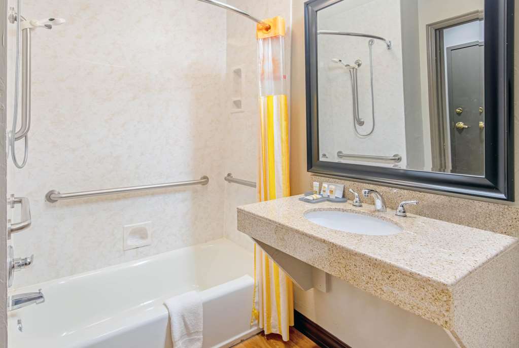 La Quinta Inn & Suites- Moore - thumb 5