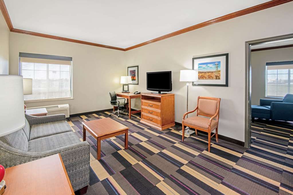 La Quinta Inn & Suites- Moore - thumb 9