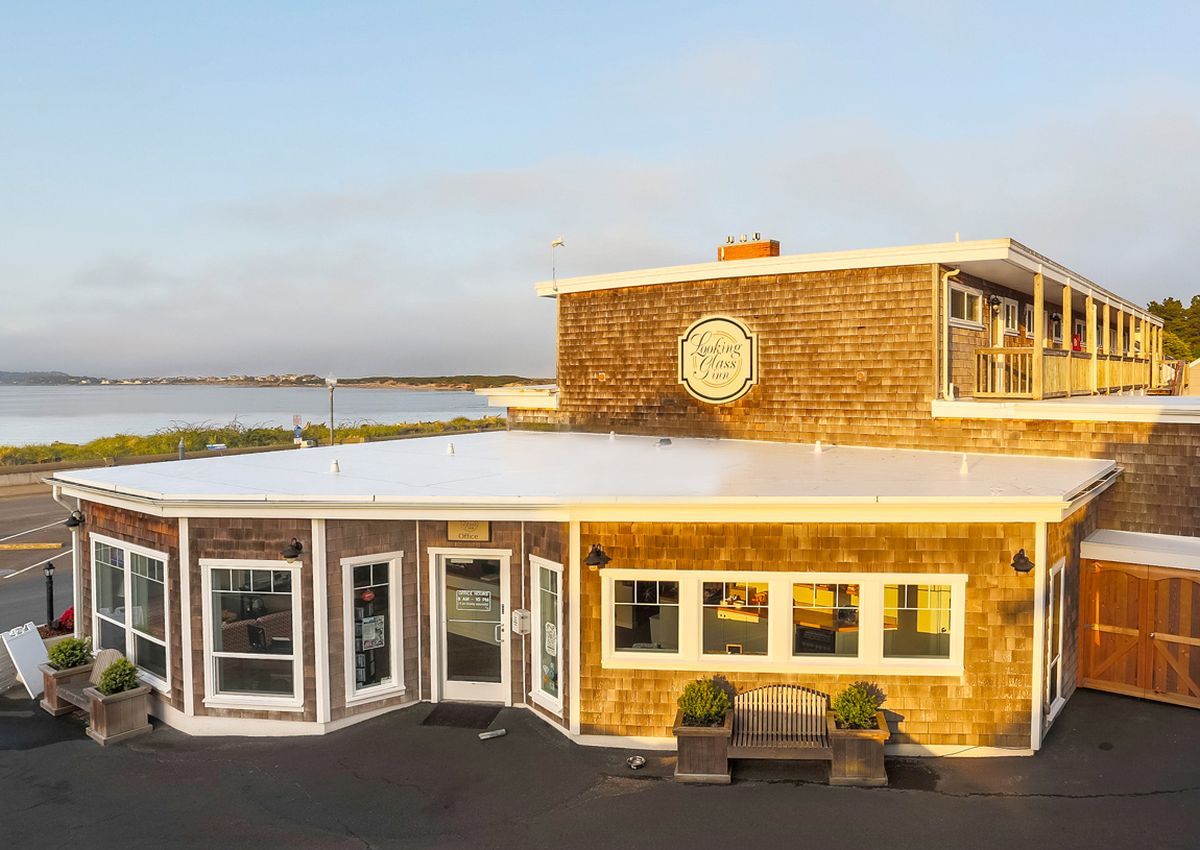Looking Glass Inn - thumb 0