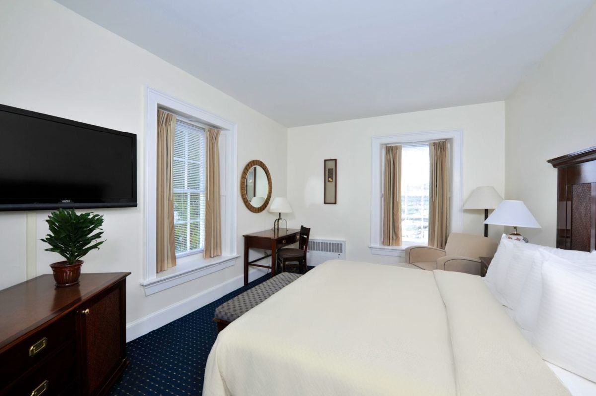 Jailhouse Inn - thumb 1