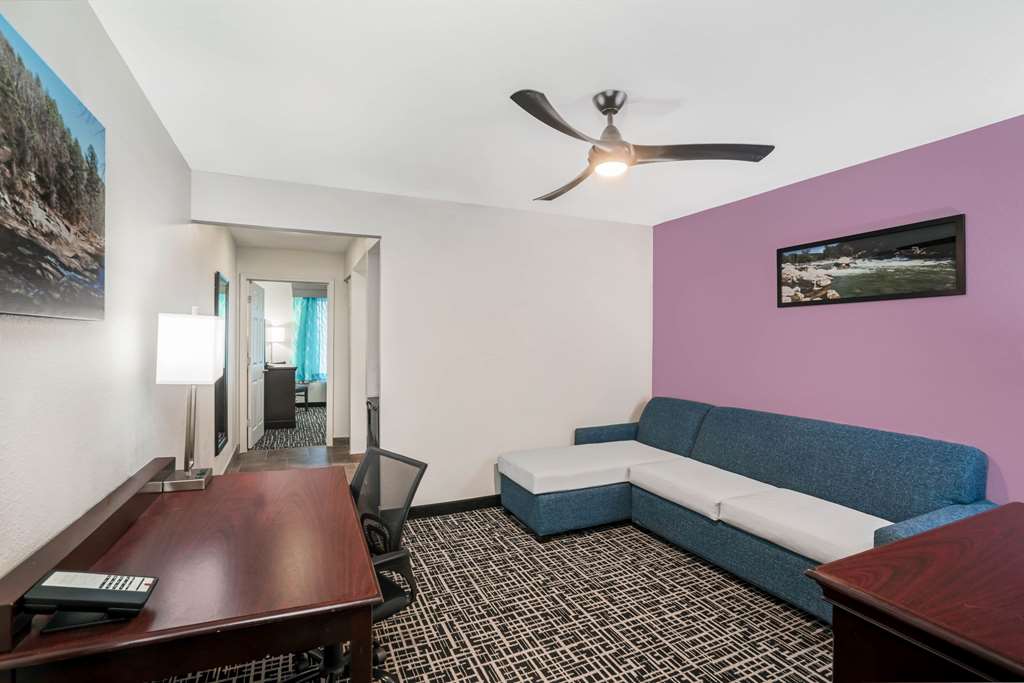 La Quinta Inn & Suites Cookeville - thumb 11