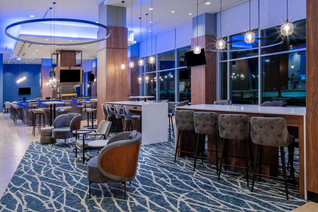 La Quinta Inn & Suites Downtown Stadium - thumb 3