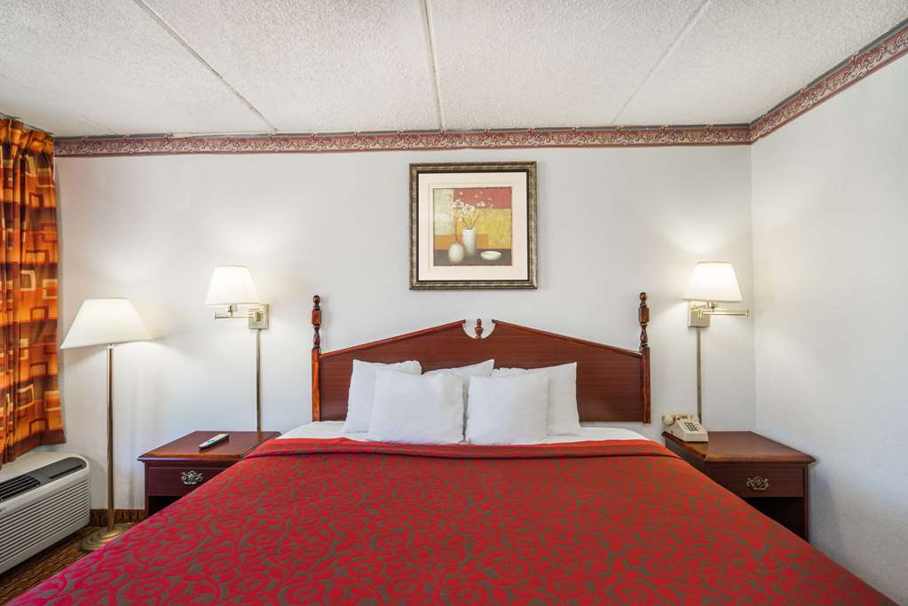 Days Inn Hurricane Mills - thumb 3